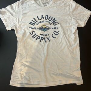Billabong tee. Large. Men’s.